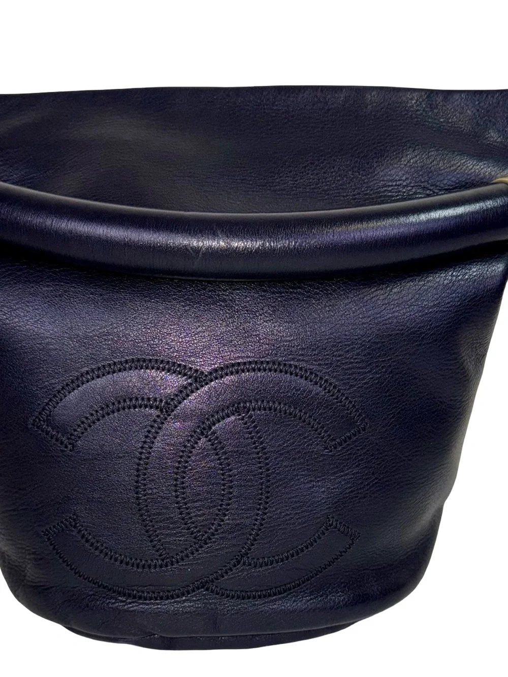 CHANEL CC LOGO BUCKET BAG IN BLACK LAMBSKIN LEATHER